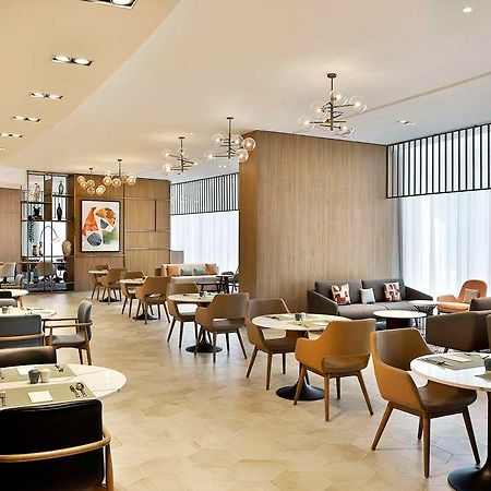 Hilton Garden Inn Dubai Business Bay Restoran gambar