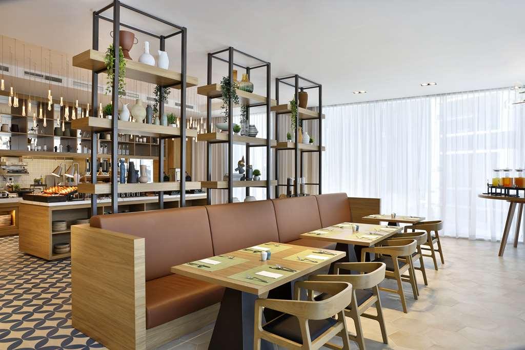 Hilton Garden Inn Dubai Business Bay Restoran gambar